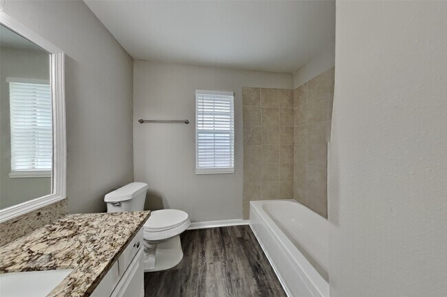 Building Photo - 16023 Willowpark Dr