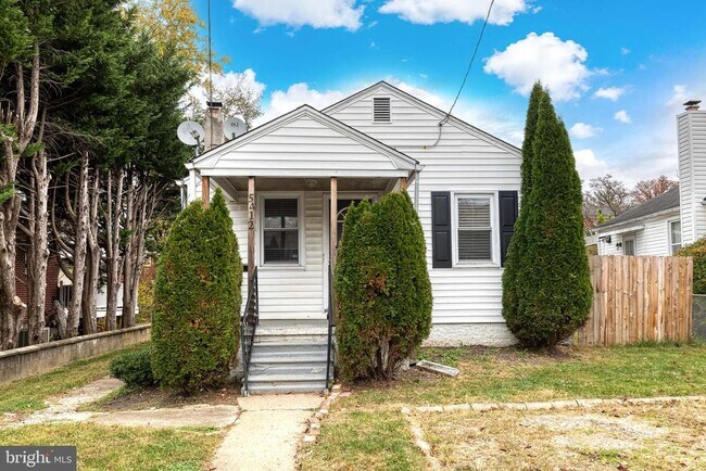 Building Photo - 5412 Clifton Ave