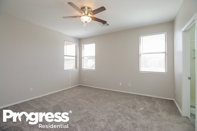 Building Photo - 7809 S 68th Dr