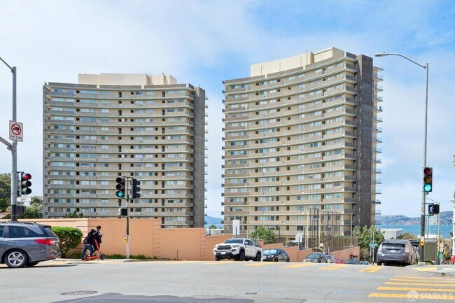 Building Photo - 1000 North Point St