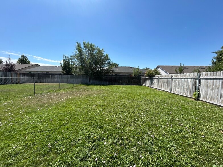 Building Photo - 10505 W Ardyce Ct