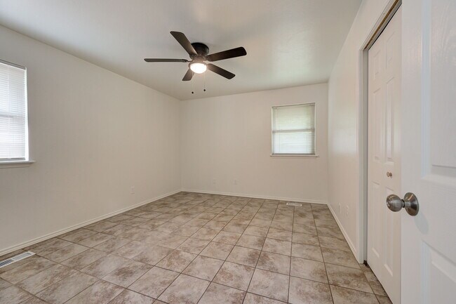 Building Photo - 4012 NW 62nd Terrace