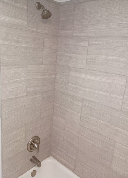 Building Photo - 513 Hanover St