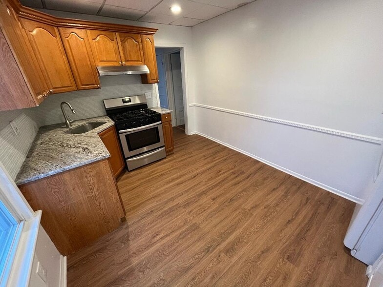 Kitchen - 25 Kingsley St