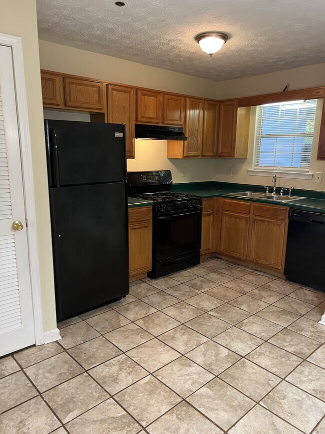 Building Photo - 2340 Wellington Cir