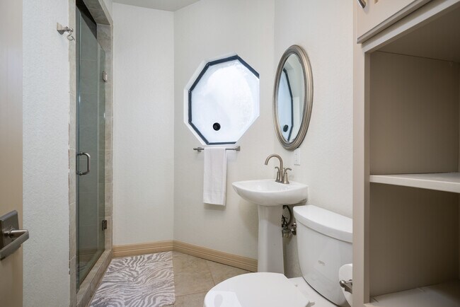 Building Photo - 3 Birnam Oaks