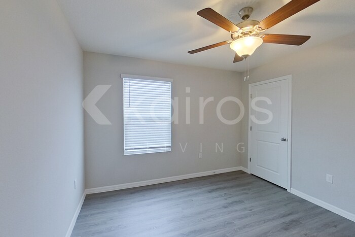 Building Photo - 8651 SW 44th Ct