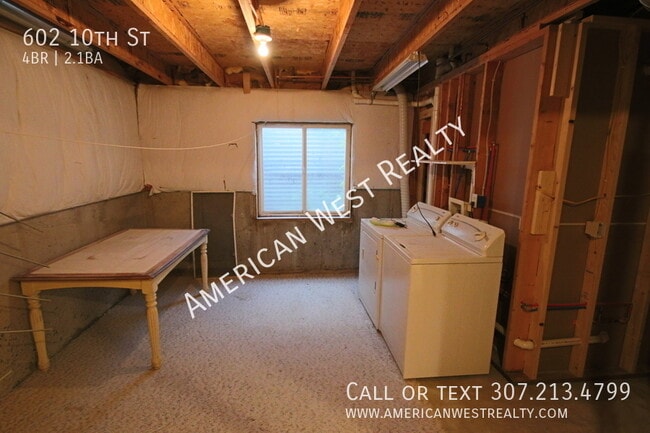 Building Photo - 602 10th St