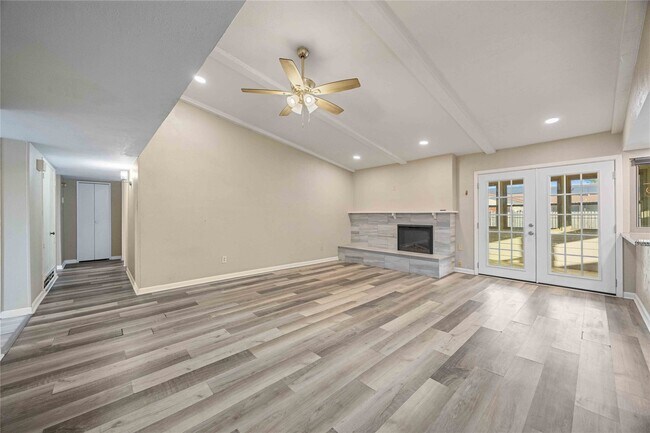 Building Photo - 14515 Merry Meadow Dr