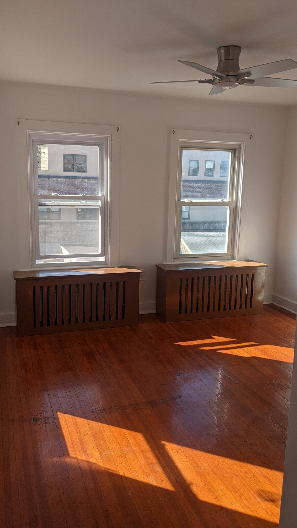 Building Photo - 14 Croton St