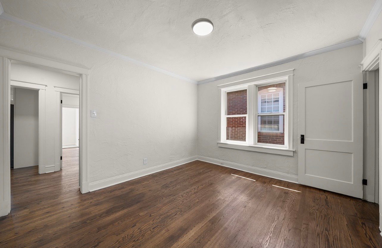 Building Photo - 5006 Tholozan Ave
