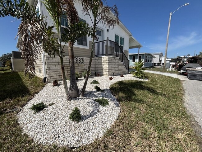 Building Photo - 5647 Blue Harbor Dr