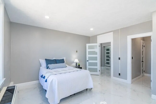 Building Photo - 140 Chestnut St