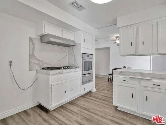 Building Photo - 28040 Ermine Pl