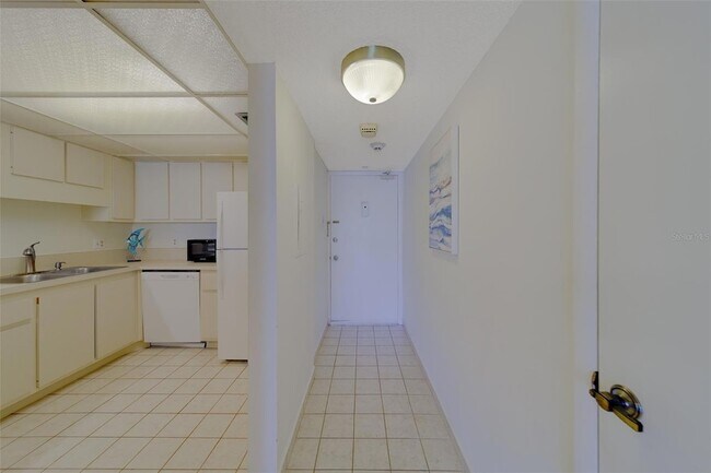 Building Photo - 51 Island Way