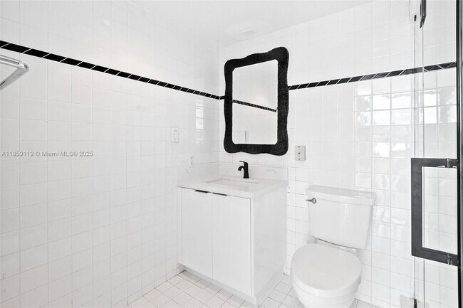 Building Photo - 780 NE 69th St