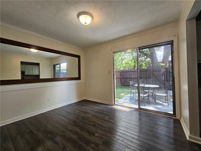Building Photo - 1192 Ashborough Dr