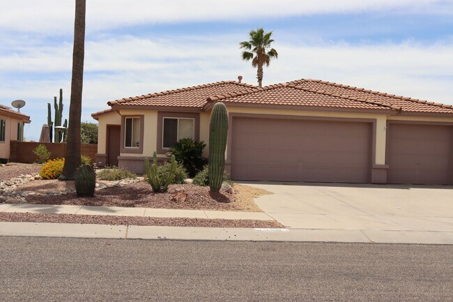 Building Photo - 4943 W Rosebay Dr
