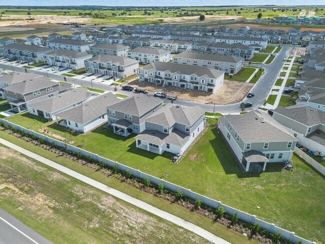 Building Photo - 2581 Runners Cir
