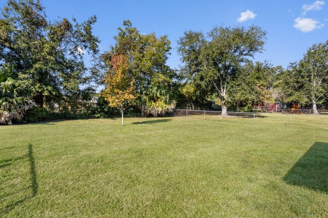 Building Photo - 114 Lassere Cir