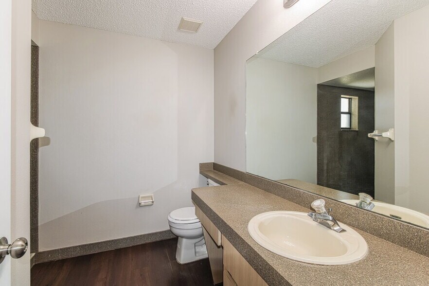 Building Photo - 11479 Cavern Rd