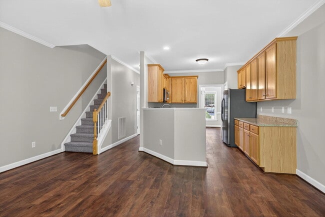 Building Photo - 770 Parkside Townes Ct