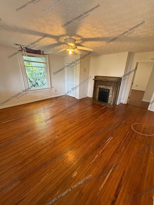 Building Photo - 1166 Bond St