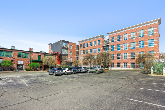 Building Photo - 10 Ann St