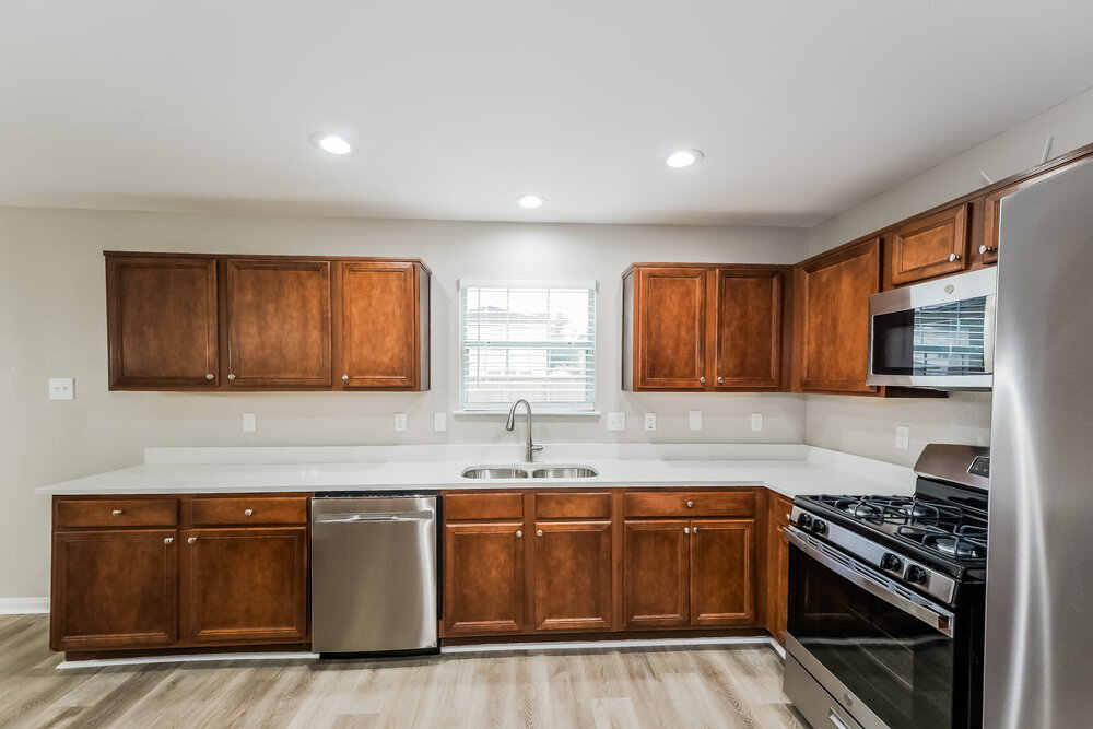 Building Photo - 20727 Dickinson Manor Ln