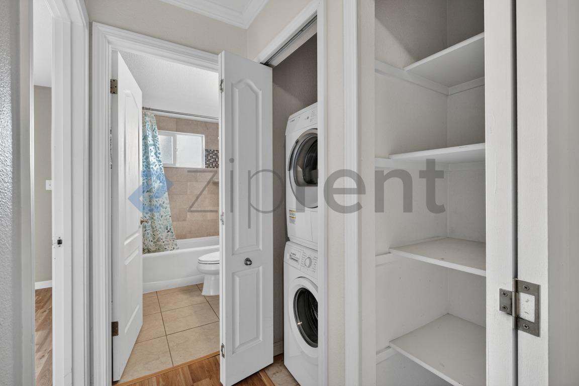 Building Photo - Unit apt 1
