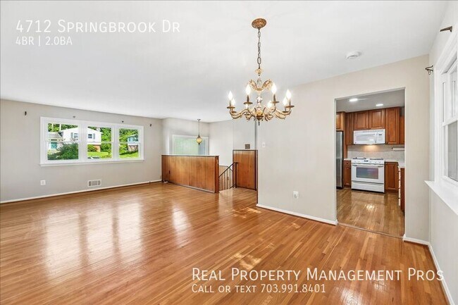 Building Photo - 4712 Springbrook Dr
