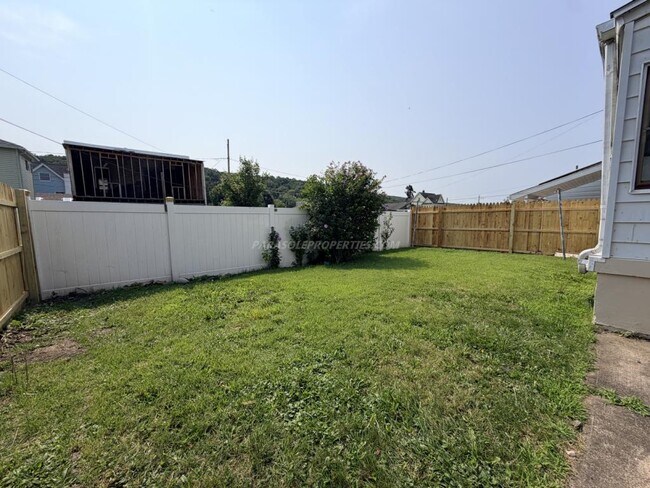 Building Photo - 1007 Stafford Ave