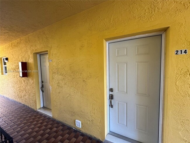 Building Photo - 1555 W 44th Pl