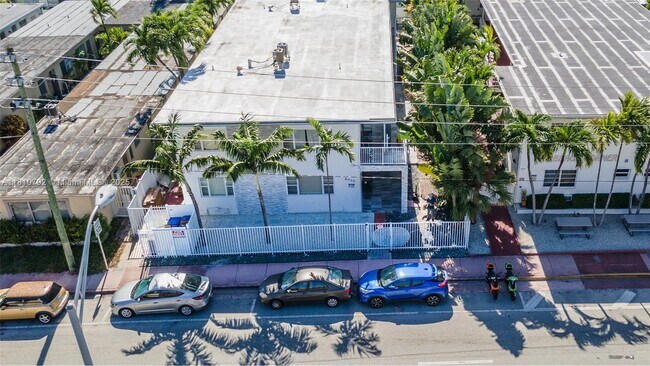 Building Photo - 8430 Harding Ave