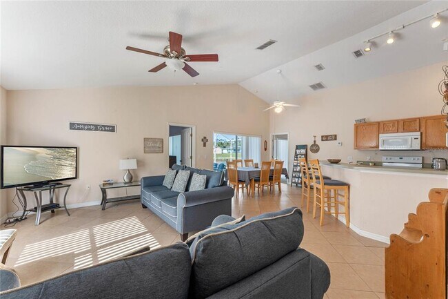 Building Photo - 233 Reserve Dr