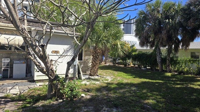 Building Photo - 231 NE 20th Ave