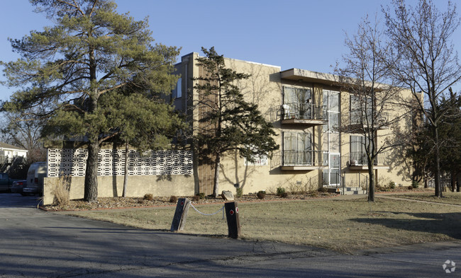Building Photo - Glenwood Garden Apartments