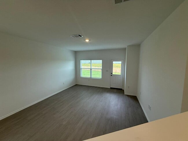 Building Photo - 109 Imola St