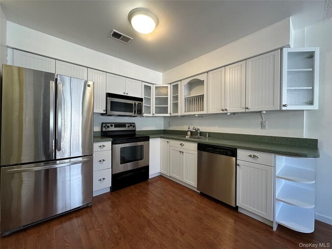 Building Photo - 223 Springmeadow Dr