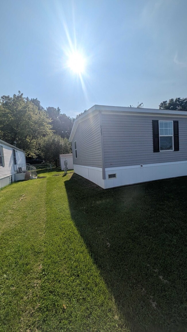 Building Photo - 9383 Evergreen Dr