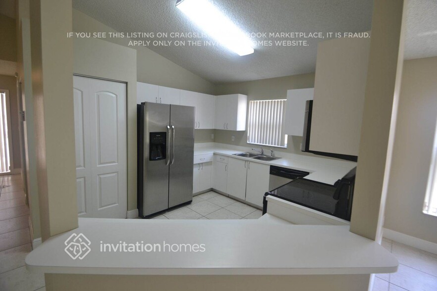 Building Photo - 6249 Island Way