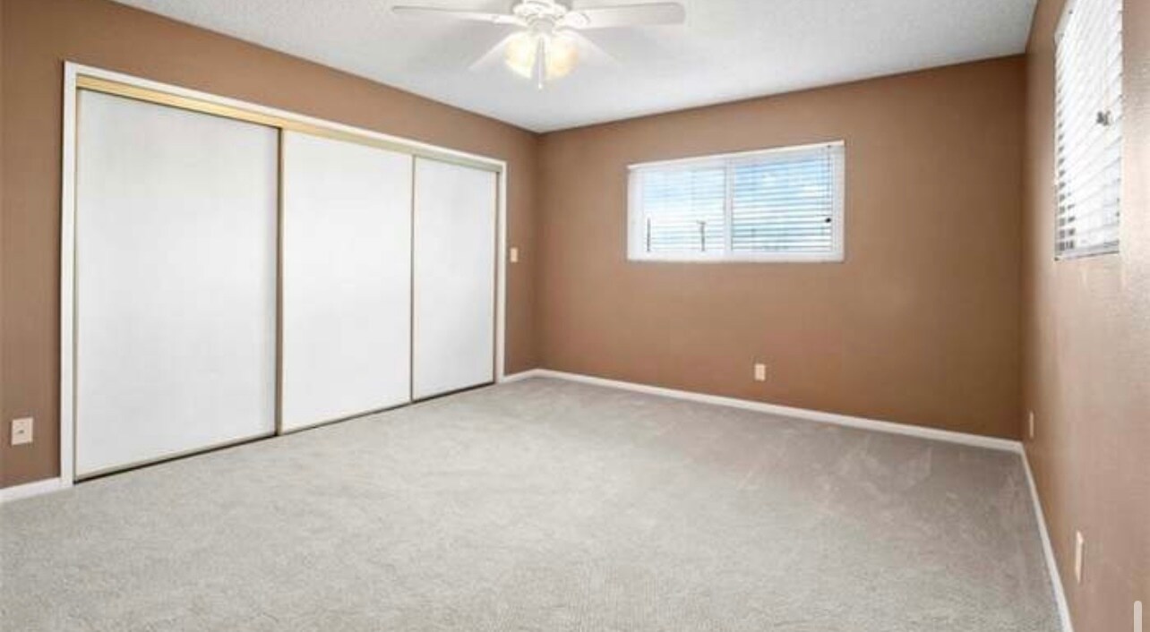 Building Photo - 4551 W Avenue L14