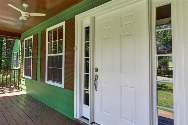 Building Photo - 115 Hubbard Dr