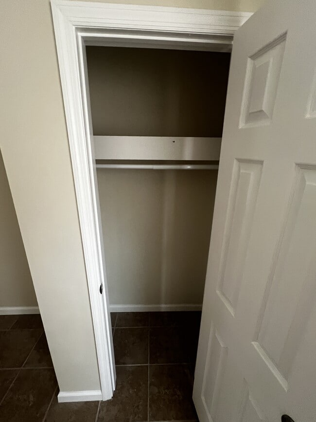 Building Photo - 551 N Lee Ave