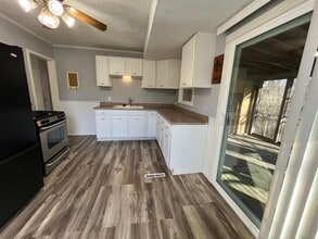 Building Photo - 3 bedroom home