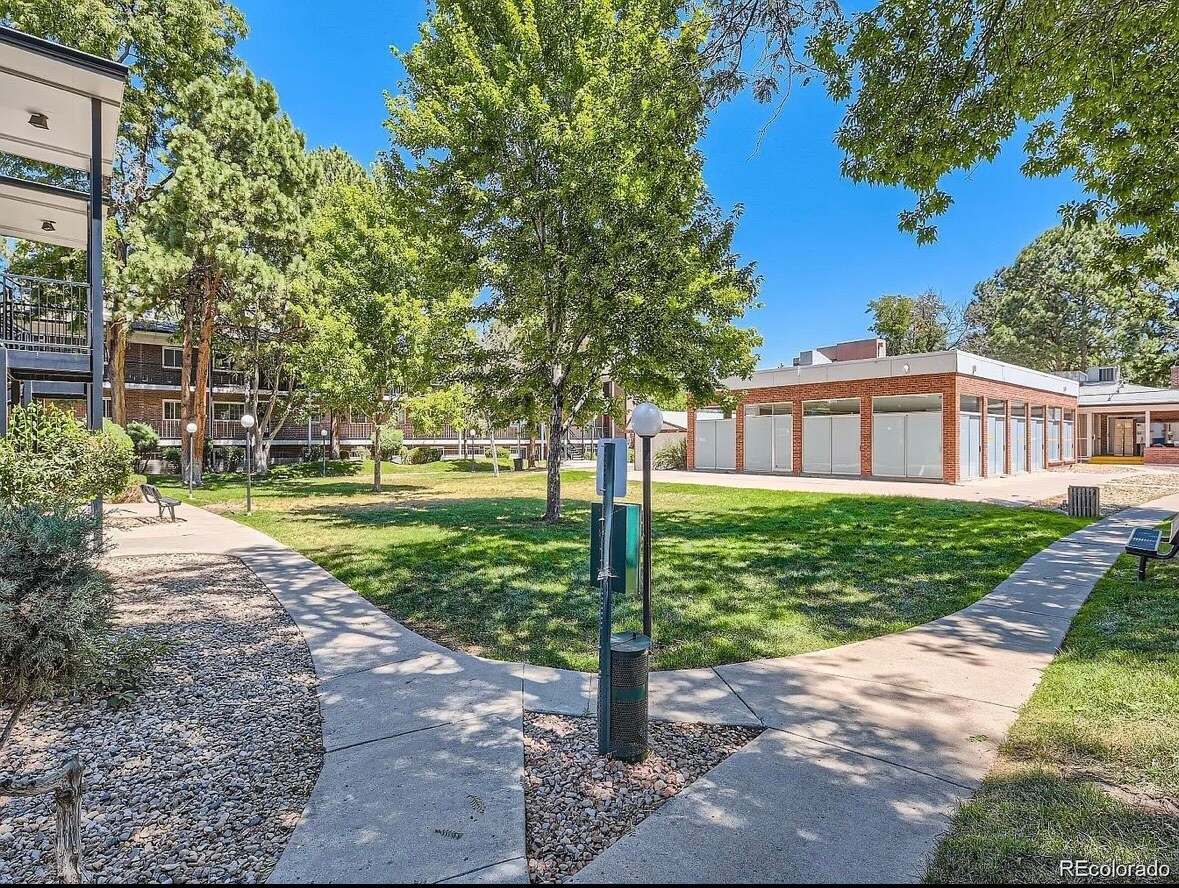 Building Photo - 6800 E Tennessee Ave