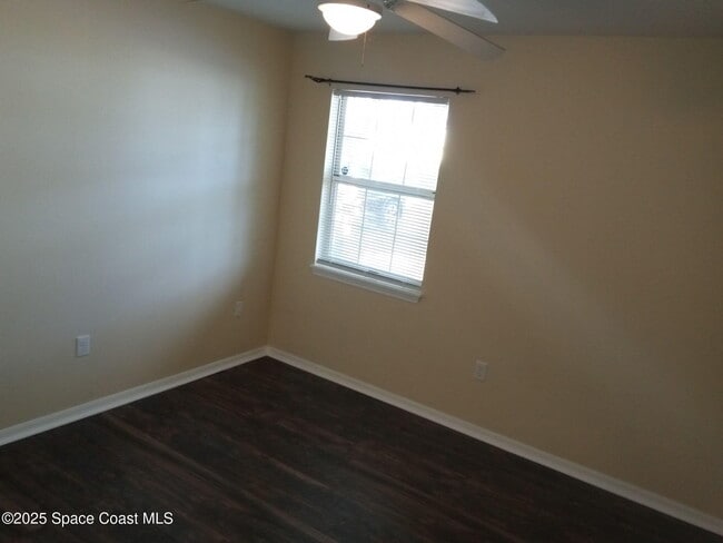 Building Photo - 2326 Talmadge Dr