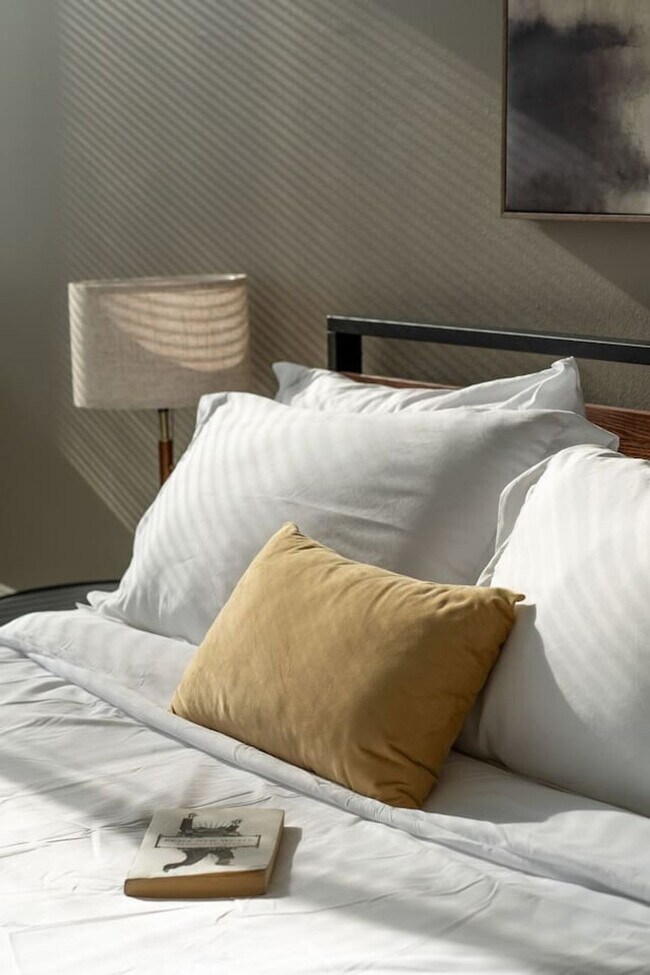 Building Photo - 901 S Ashland Ave