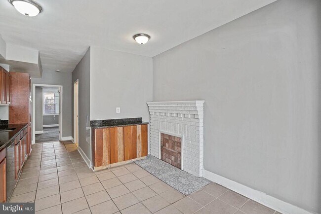 Building Photo - 207 Kennedy St NW