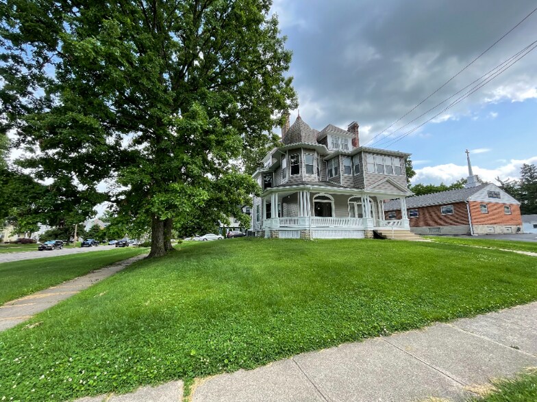 Building Photo - 4340 Ashland Ave